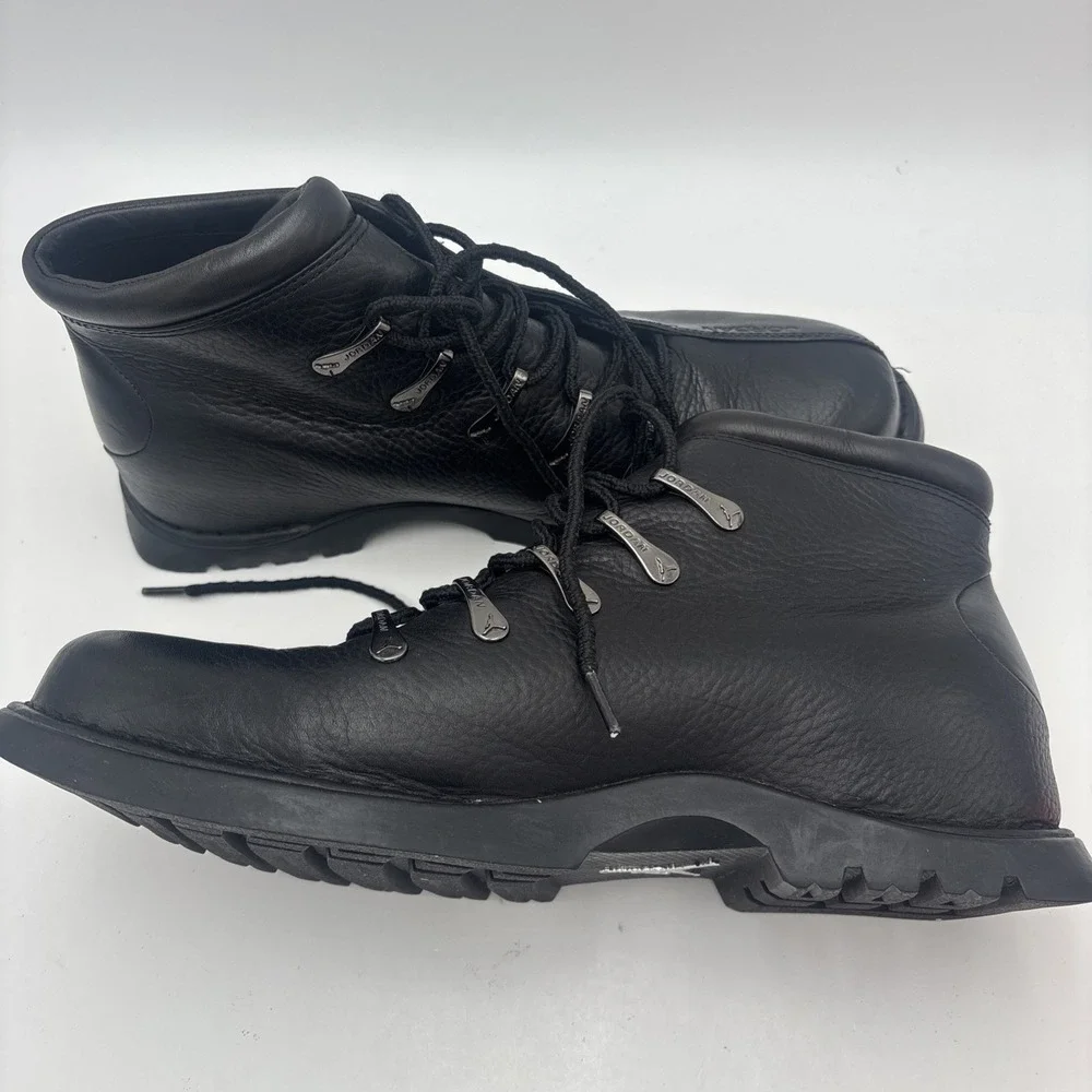 Nike product pair